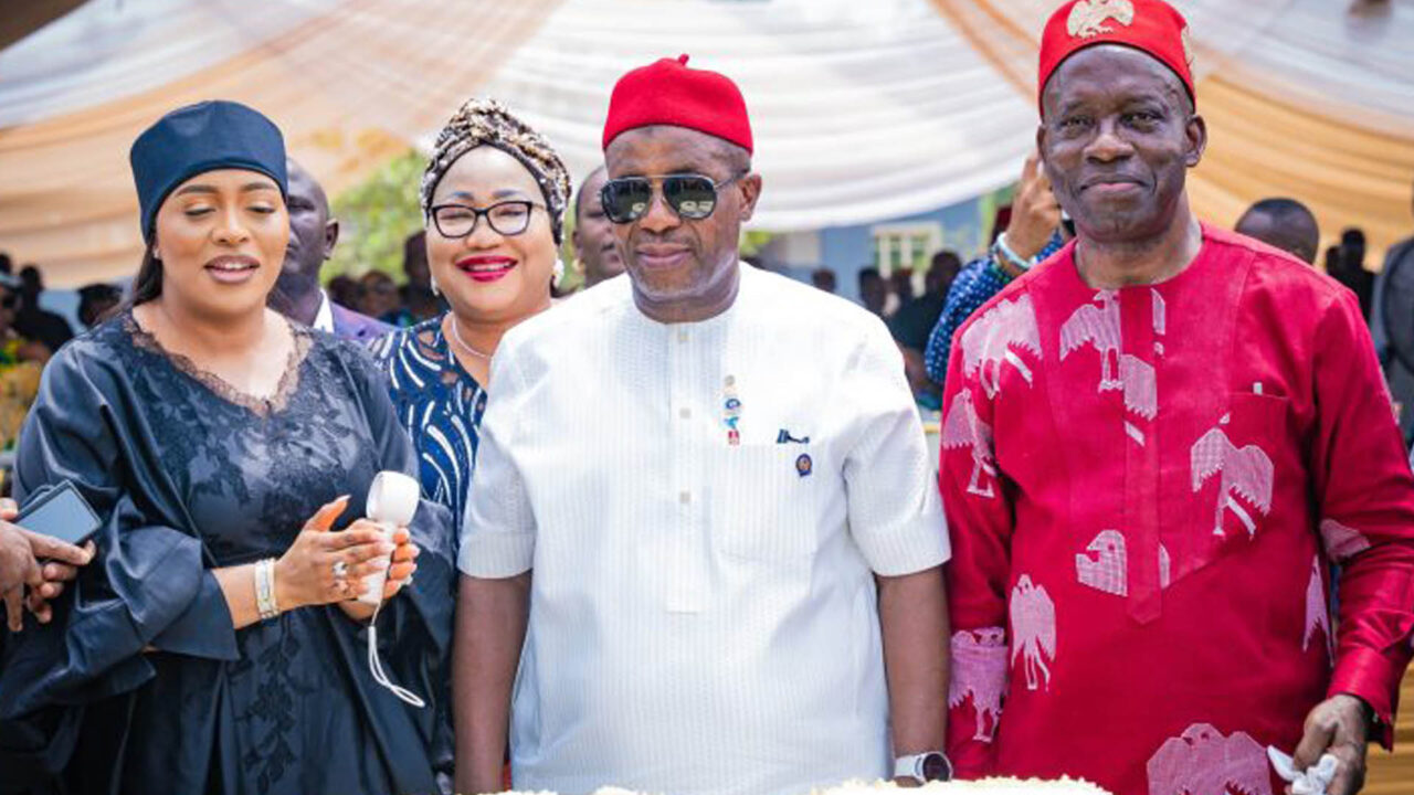 Emeka Offor distributes 40,000 bags of rice to mark birthday, encourages alms-giving