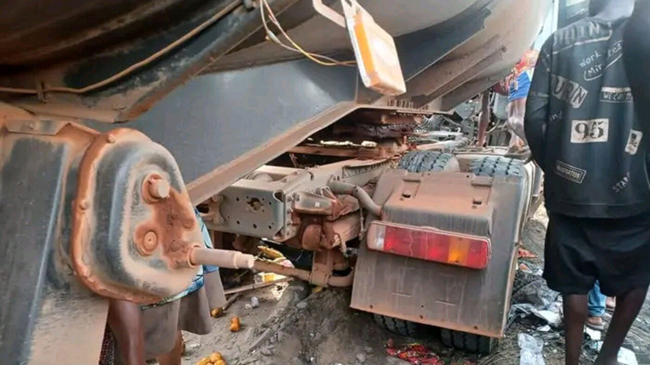 Breaking: Trailer Crushes Children To Death At Bridge Head Onitsha