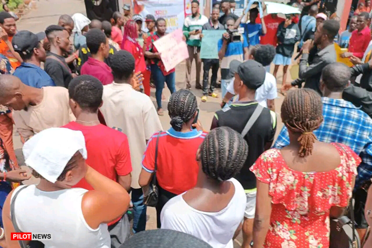 https://www.westafricanpilotnews.com/wp-content/uploads/2024/04/Oko-Poly-Students-Protest--1280x853.jpg