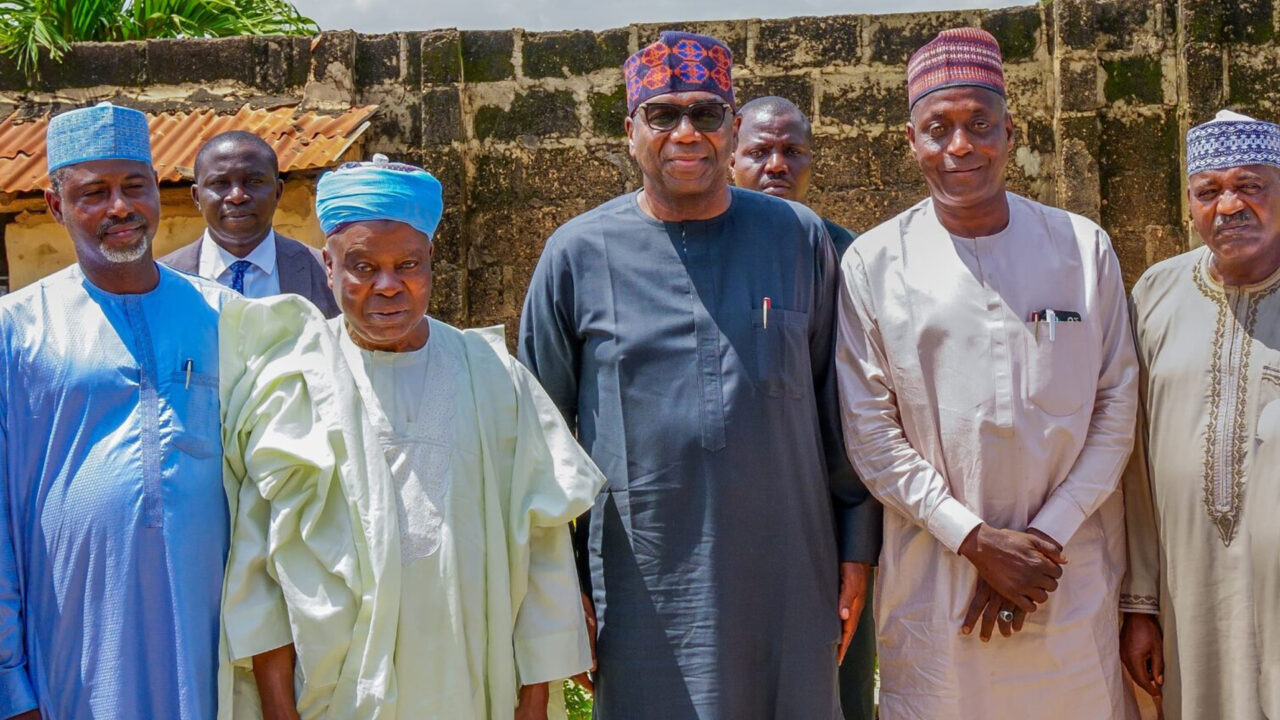 Victims Of Kaiama Boat Accident Receives N100m Support From Kwara State Government