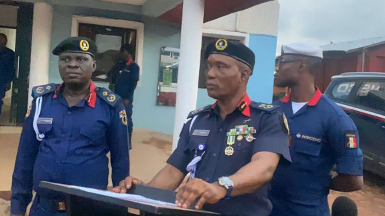 Illegal security men arrested in Anambra State for mounting road blocks