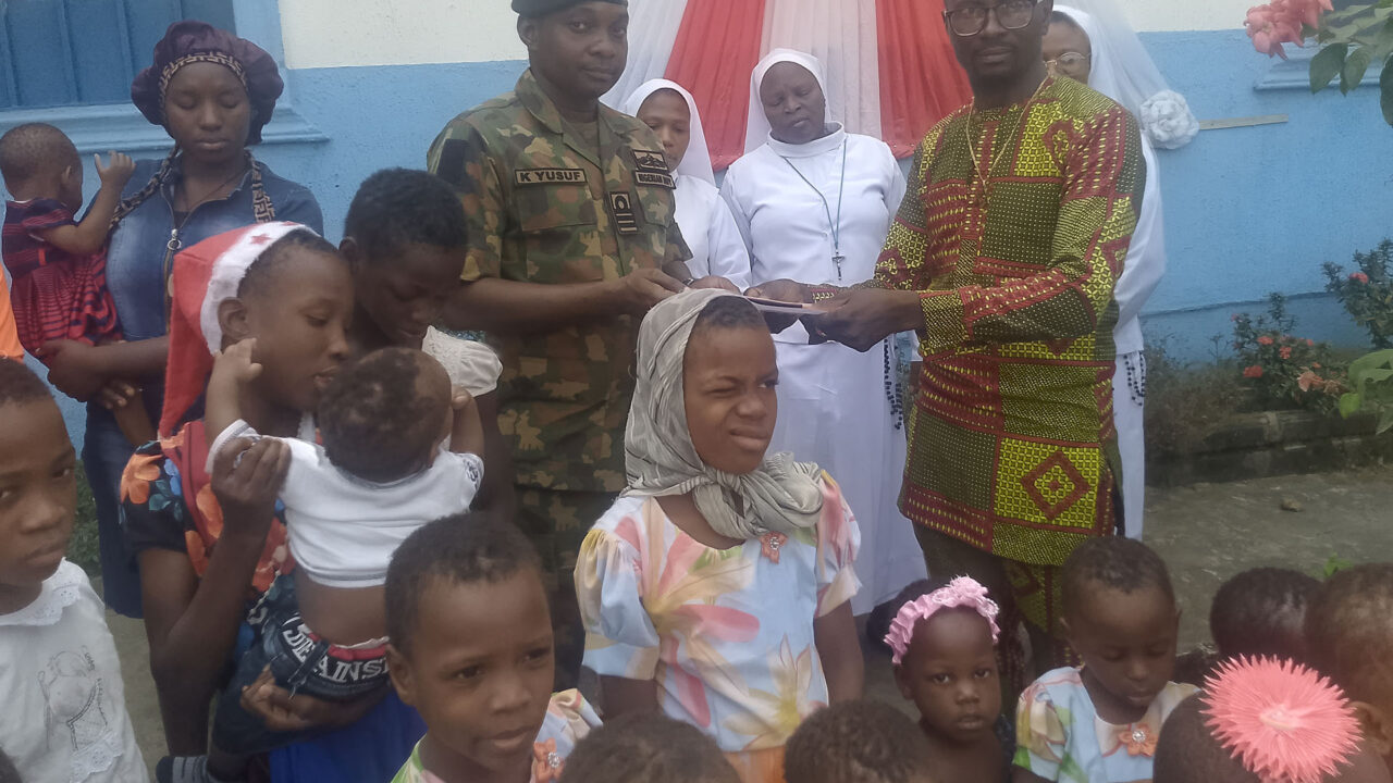 Onitsha Naval Outpost Donates Food Items to Orphanage in Atani