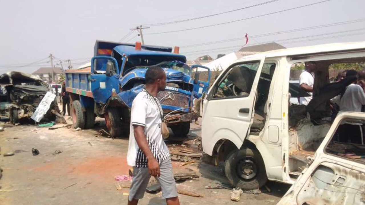4 Dead, Others Injured As Anti-tout Operative Vehicle Rams Into Tipper In Anambra