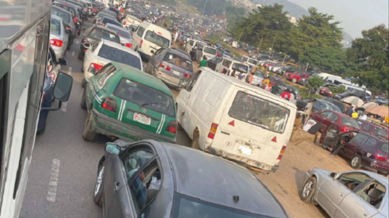 Protesters Grounds Abuja Expressway