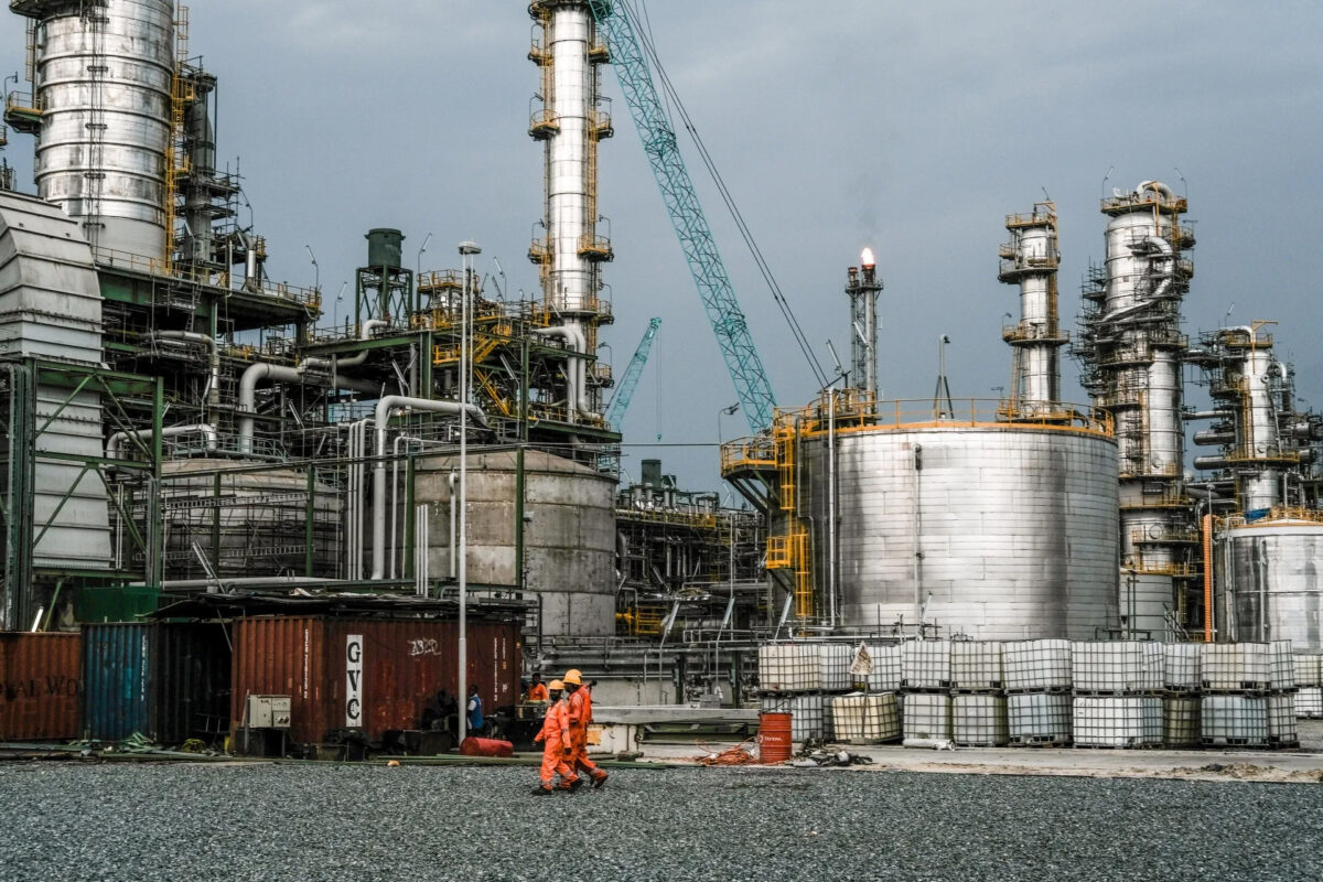Dangote Refinery Extends IPO Deadline to October 27