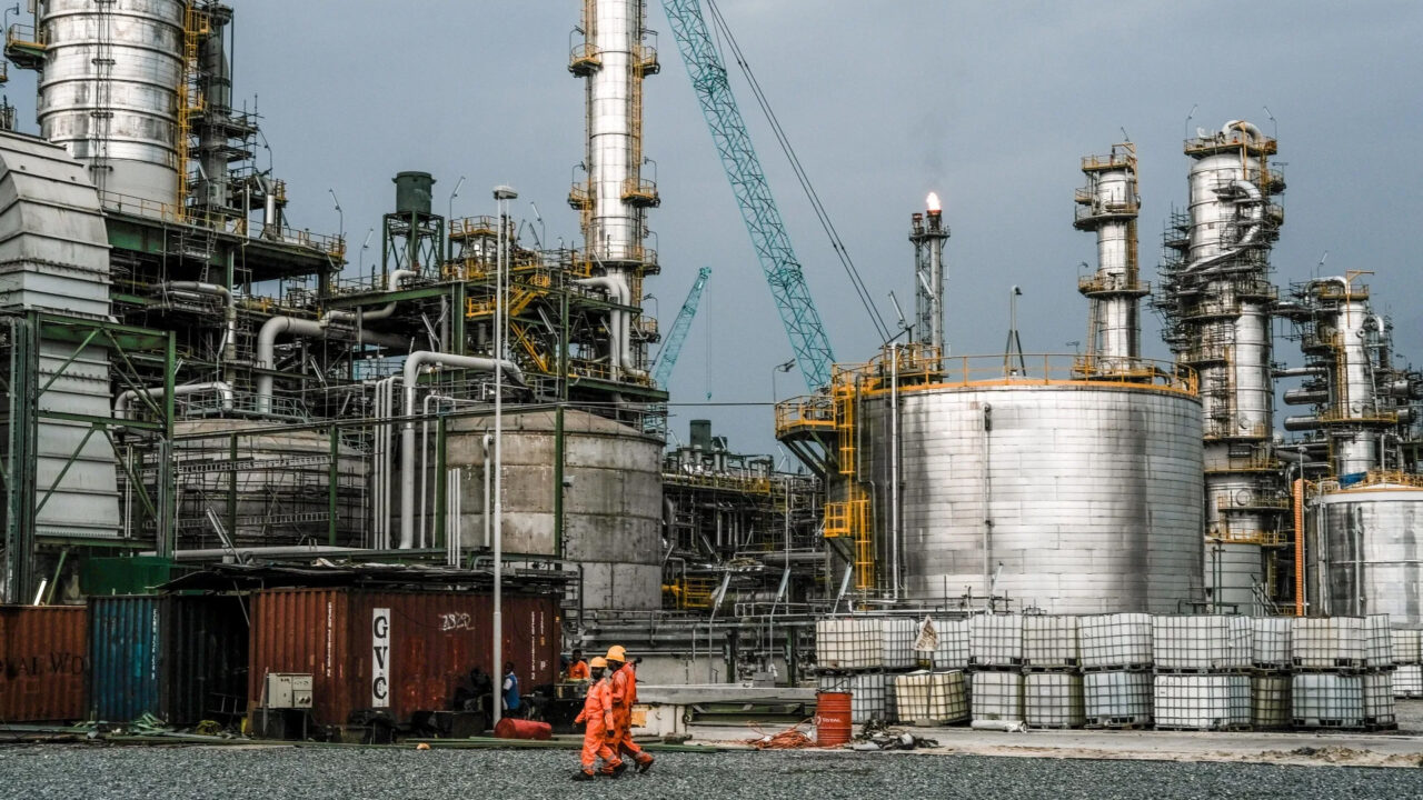Dangote Refinery Extends IPO Deadline to October 27
